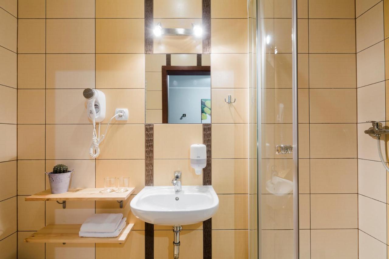 Noce I Dnie Hotell Postołowo Eksteriør bilde